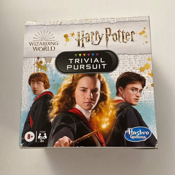 Harry Potter Trivial Pursuit Trivia Game BV10 - Picture 1 of 3